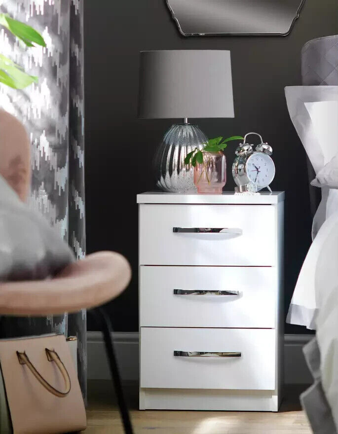 Hallingford 3 Drawer Bedside Table -White Gloss ( B grade 19046 )