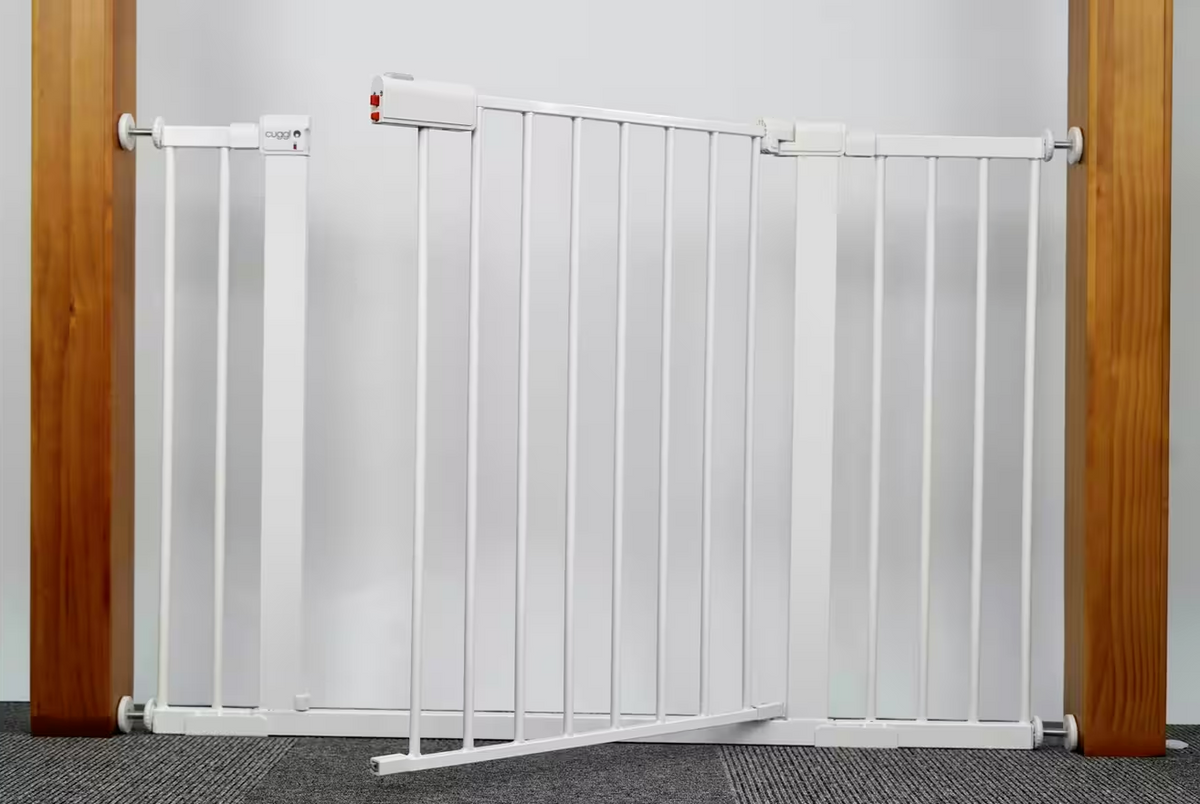 Cuggl Extra Wide Safety Gate | Baby Child Stair Door Barrier Pet Playpen Fence