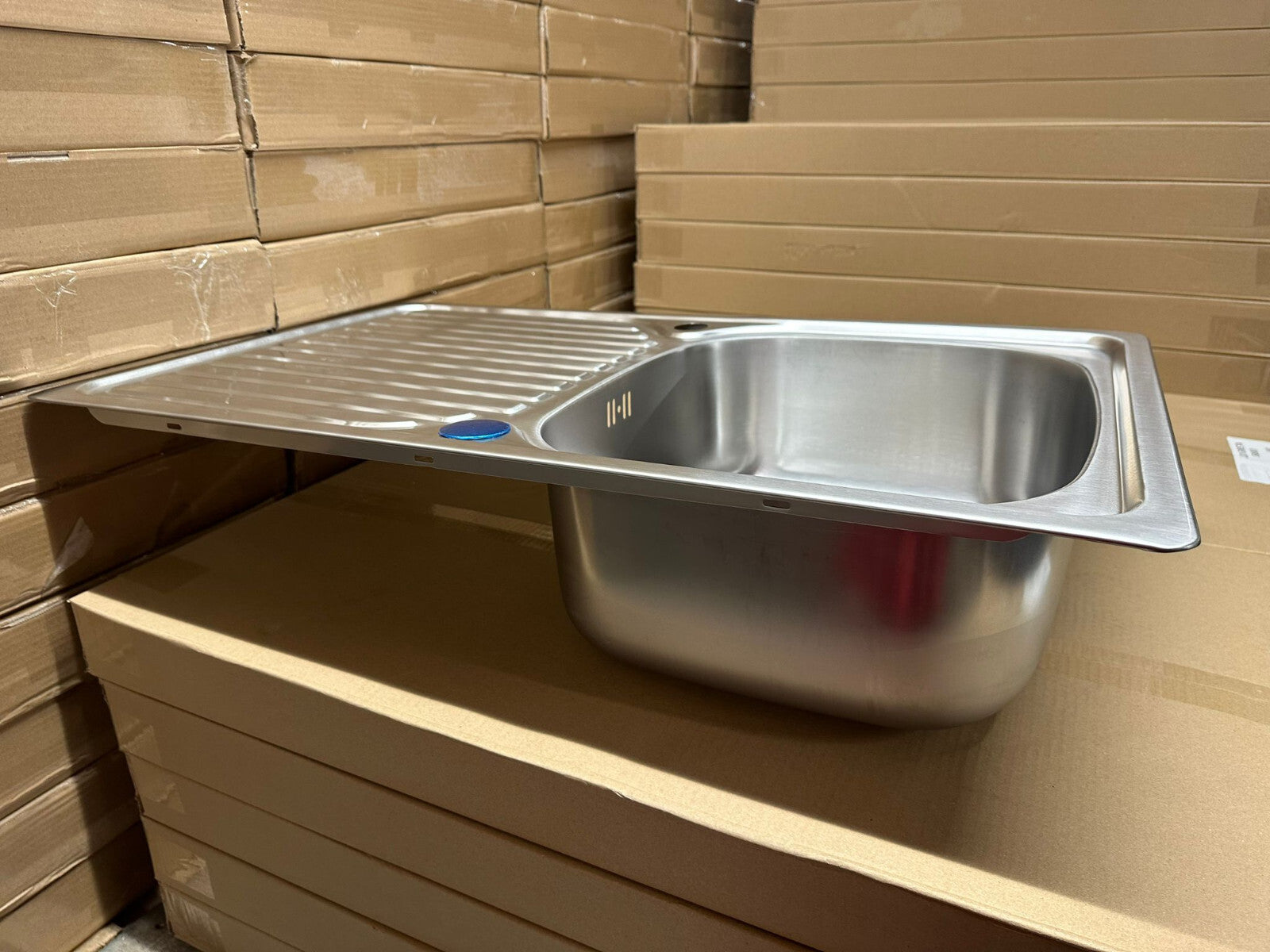 KITCHEN SINK BOWL &  SINGLE LEVER TAP SET
