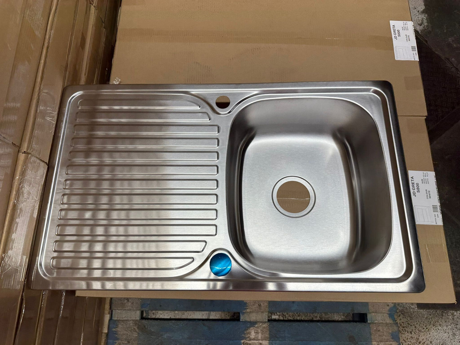 KITCHEN SINK BOWL &  SINGLE LEVER TAP SET