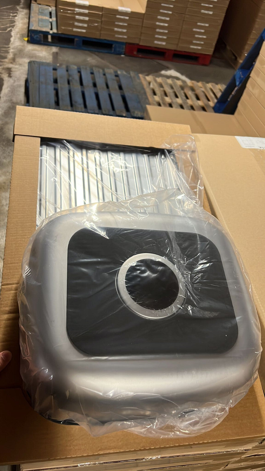 KITCHEN SINK BOWL &  SINGLE LEVER TAP SET