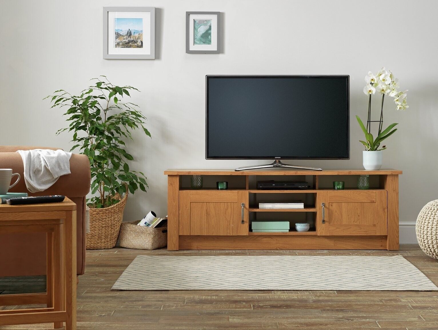 Home Ohio TV Unit Oak Effect | Modern Stand for Living Room Entertainment Center