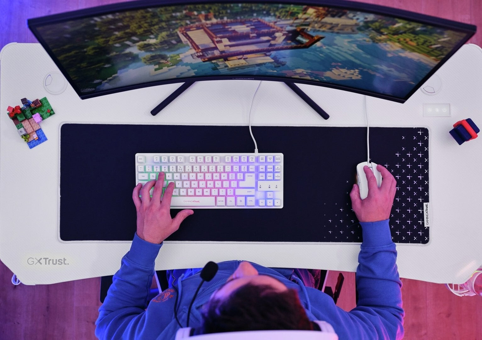 Trust GXT709 Luminus RGB Gaming Desk - White