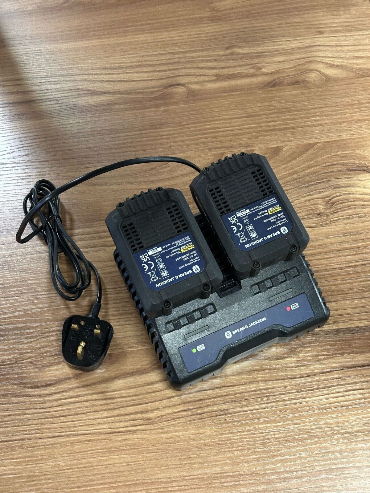 Spear & Jackson Charger and 2 Battery