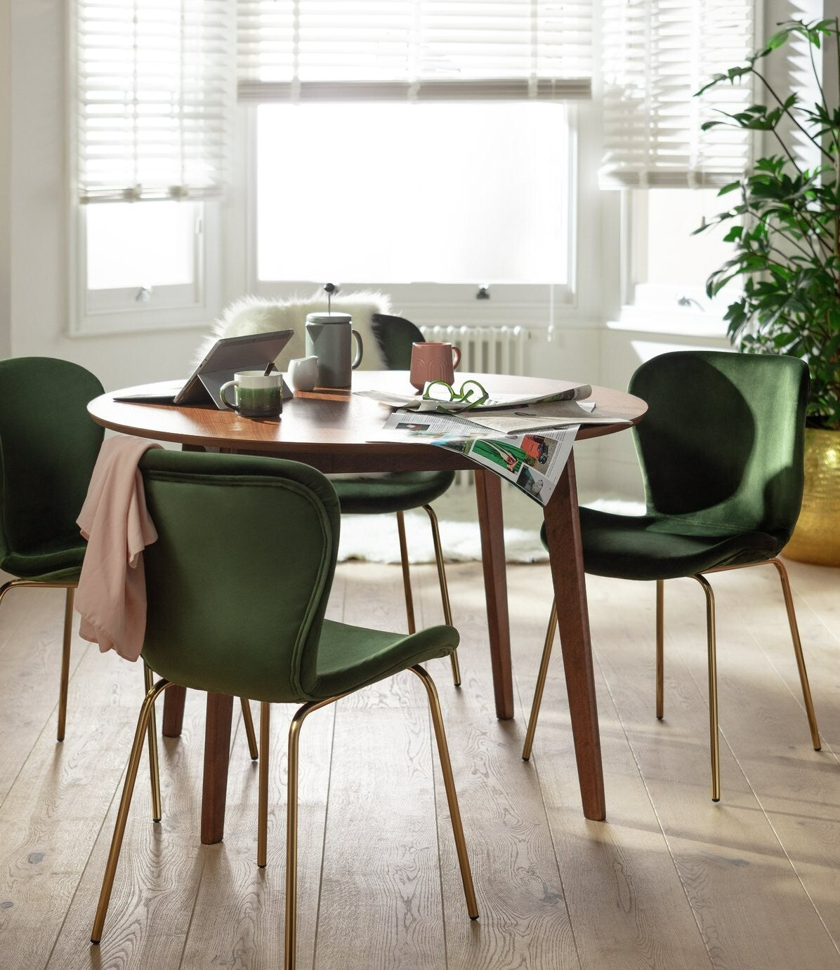 Habitat Skandi Walnut Veneer Round 4 Seater Table
