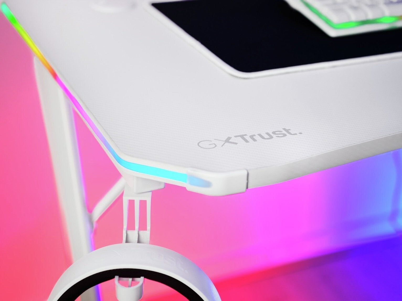 Trust GXT709 Luminus RGB Gaming Desk - White