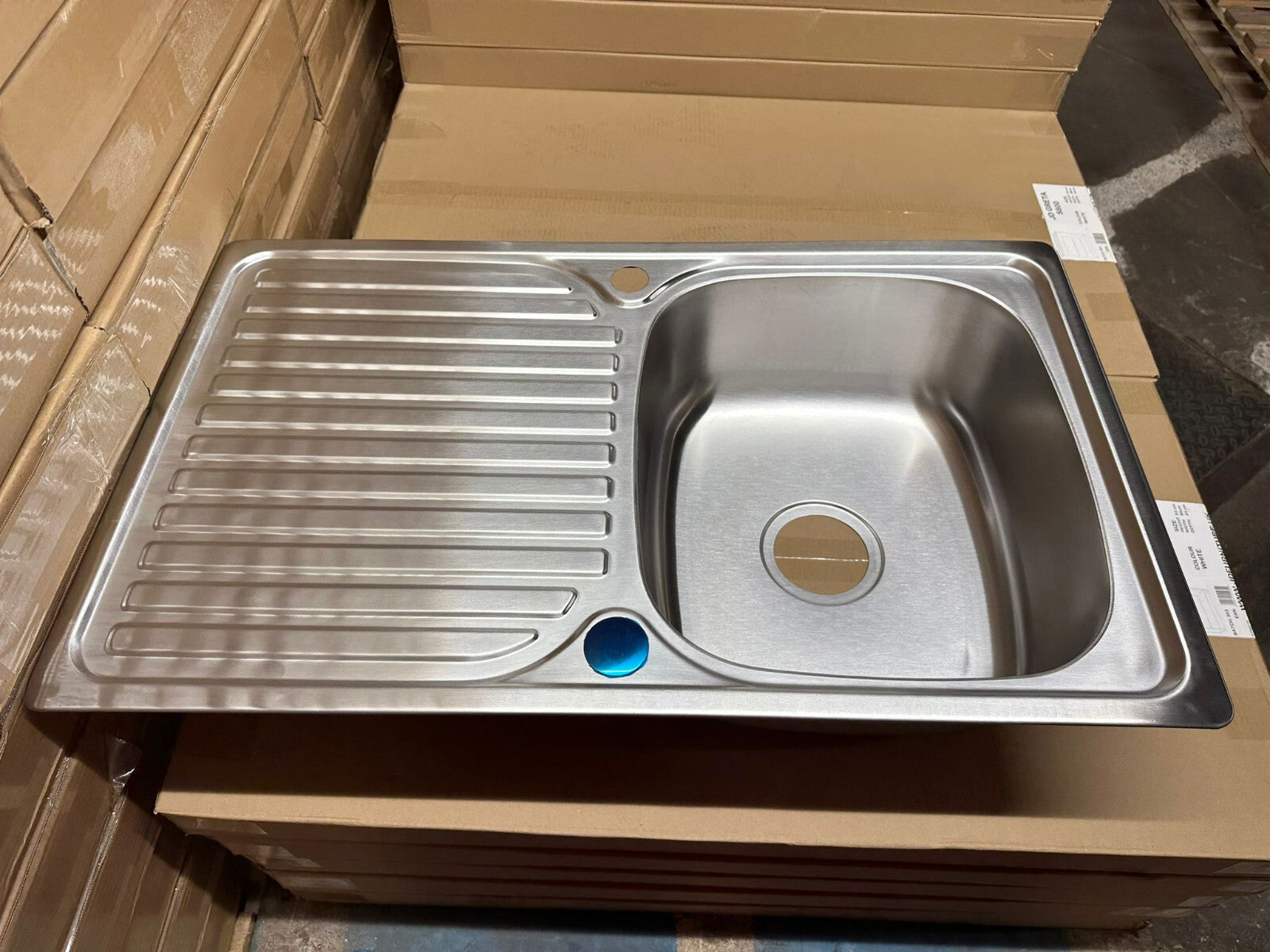 KITCHEN SINK BOWL &  SINGLE LEVER TAP SET