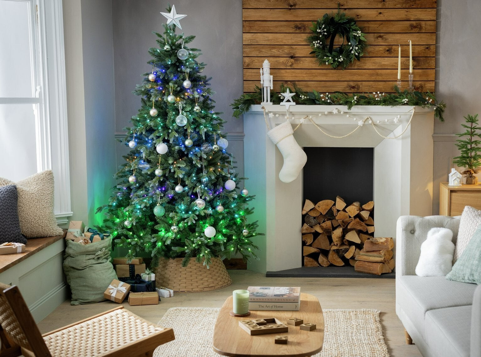 7ft Pre lit Natural Look Christmas Tree