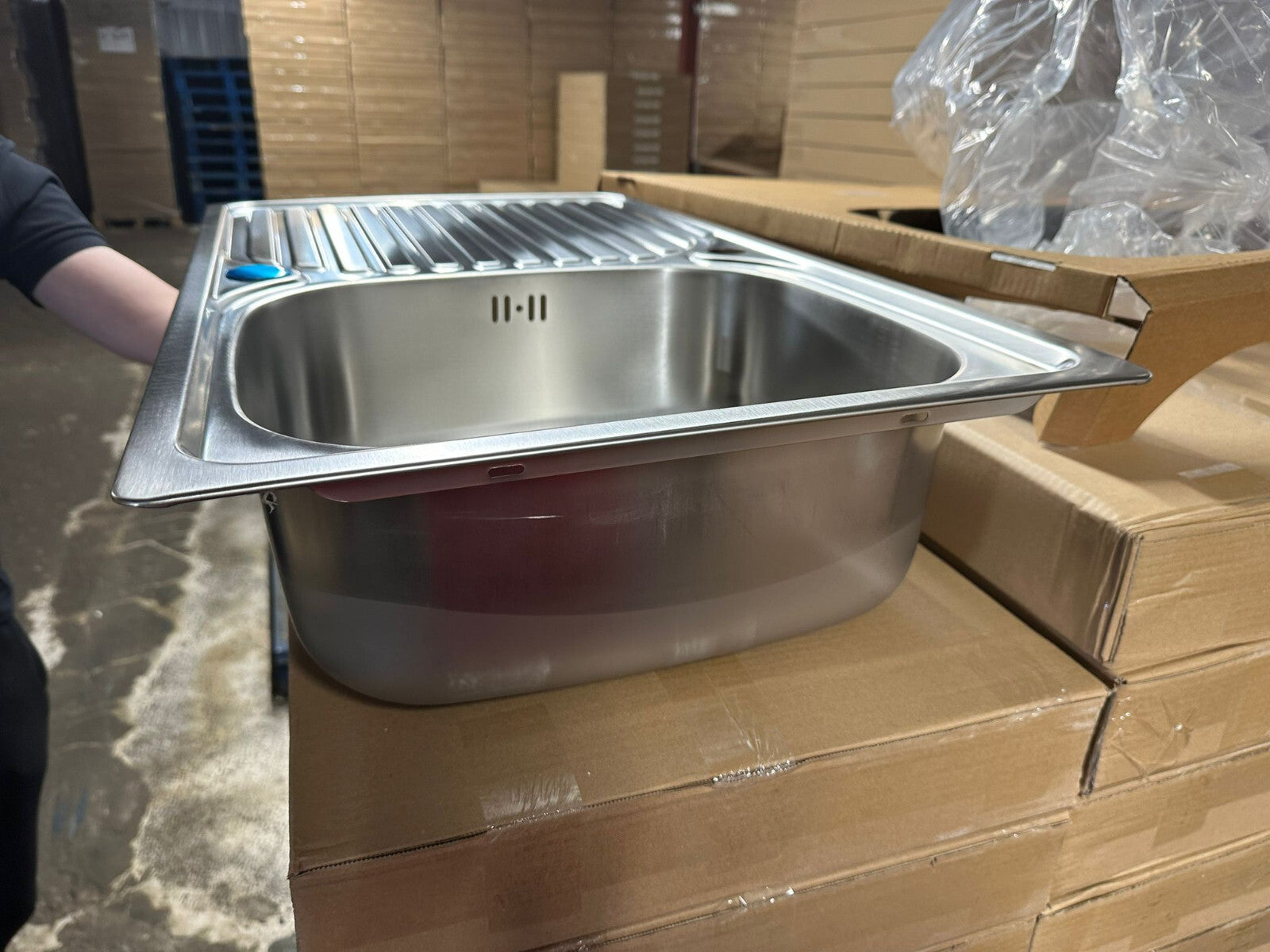 KITCHEN SINK BOWL &  SINGLE LEVER TAP SET