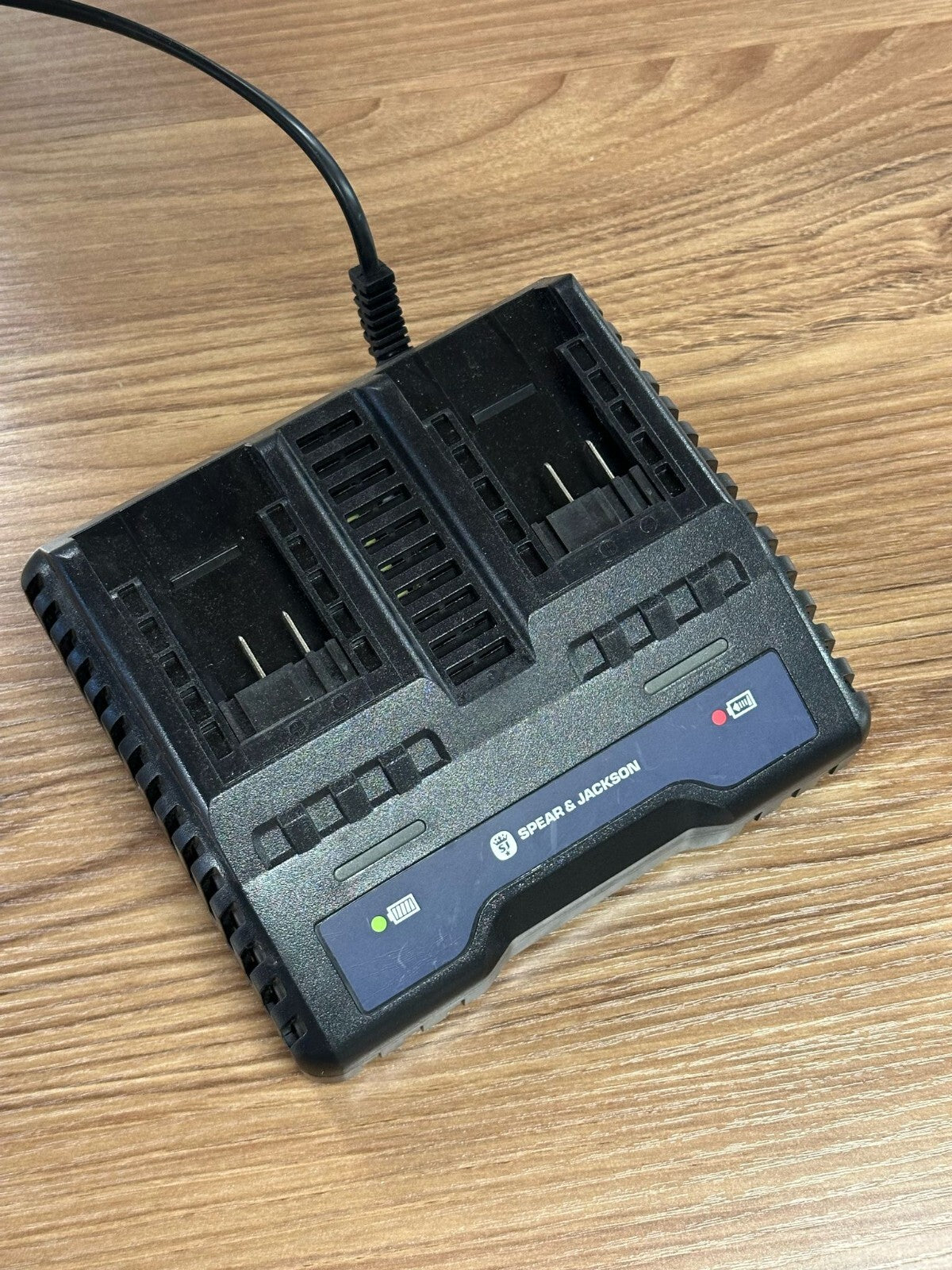Spear & Jackson Charger and 2 Battery