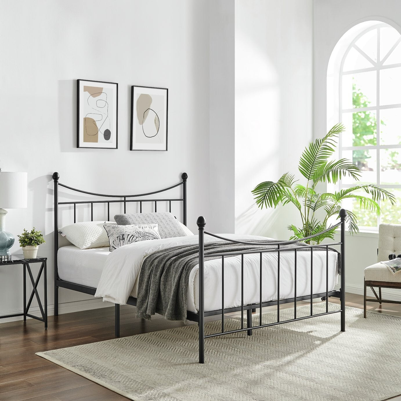 Clara Kingsize Metal Bed Frame Black | Traditional Metal Bed with Sprung Slats