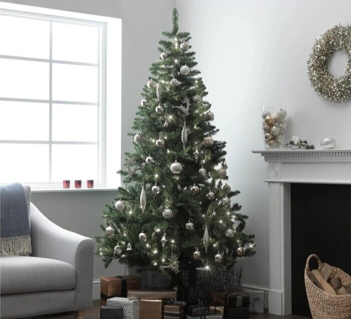 7ft Pre-Lit Green Spruce Artificial Christmas Tree ( B Grade 36314 )