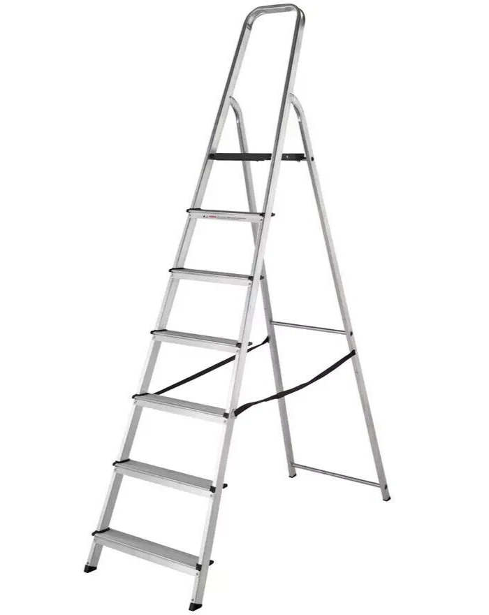 Werner 7 Tread High Handrail Step Ladder